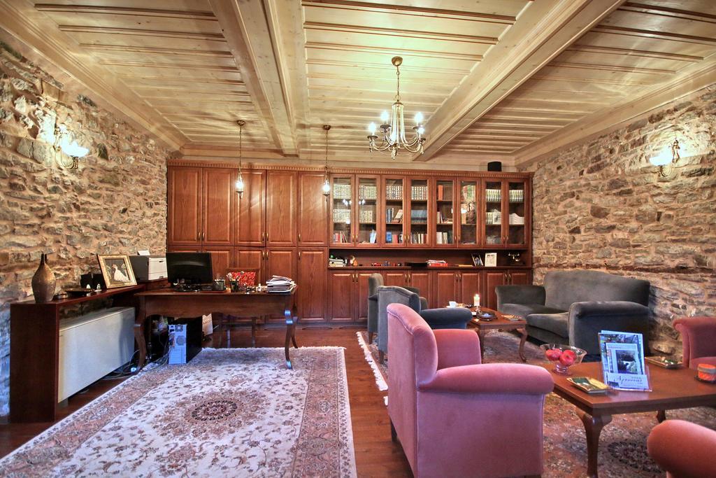 Hotel Archontiko à Andritsaina Extérieur photo